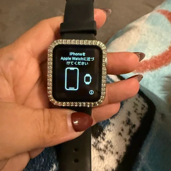 Apple Watch Series 3 with accessories - Picture 1 of 5